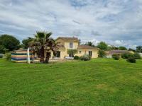 Villa paisible avec piscine proche Toulouse - Bed and Breakfast Eaunes