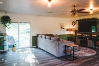 Rose Ranch - Charming Country Home - B&B Iola