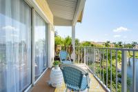 2BR Beach Getaway - Pool Gym Near Space Coast - B&B Indialantic