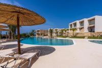 Stylish Poolside Villa at Paphos - B&B Chlórakas