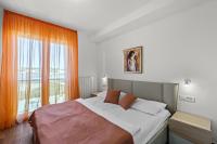 Apartamento con balcón