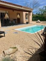 Maison au calme avec piscine Vallon Pont d'Arc - B&B Vallon-Pont-d'Arc