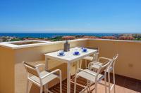 3 bedroom, top floor with fantastic terraces, sea view and pools - Ferienwohnung Mijas Costa