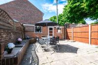5BR Southsea Escape Premium Stay Sleeps 11 Parking & WiFi Long Stays - Bed and Breakfast Portsmouth