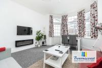 SANDY SHORE by BOURNECOAST - An Apartment with a Patio Garden Near the Sandy Beaches and Shops - FM9618 - Ferienwohnung Bournemouth