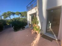Joli F3 , 4 pers, villa Mahana , plein pied sur jardin , domaine privé criques et plages à pied - Chambres d'hôtes Hyères