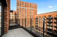 Stylish Two Bedroom Apartment - City Centre - Two Bathrooms - Balcony - Fast WiFi 405SW - Chambres d’hôtes Birmingham