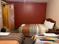 Triple Room with Shared Bathroom
