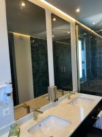 One-Bedroom Apartment with Rooftop Spa Bath