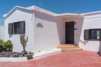 Villa Michelle - LH114 By Villas Now Ltd - Bed and Breakfast Playa Blanca