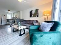 Deepdale House by Blue Skies Stays - Bed and Breakfast Stockton-on-Tees