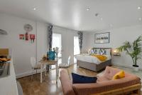 City Centre Studio Apartments - Ashton Apartment - Short Stays UK Ltd - B&B Exeter