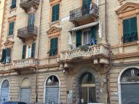 J & R Guest House - B&B