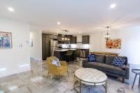 Stylish retreat with Garage - Ferienwohnung Riverview