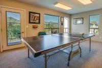 Cozy Condo in Chelan with Balcony & Views - B&B Chelan