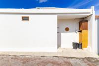 Villa Sylvia by Pertama Stay - Bed and Breakfast Kerobokan