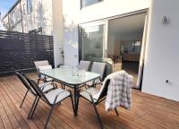 City Townhouse - 2BR Comfort, Private & Parking - B&B Christchurch