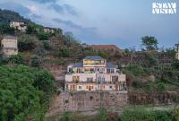 StayVista at Echoes of Ease with Bonfire & WiFi - B&B Rishikesh