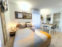 L 'Éclat Doré - Studio - Proche Gare - 2 P - Ferienwohnung