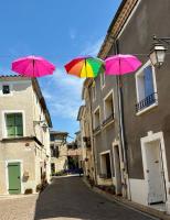 Renovated village house in peaceful town near Med - Air conditioning, balcony - Ferienwohnung Pomérols