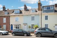 Enchanting 3BR House in Lymington with Garden - B&B