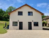 Le gîte de la fontaine - le corbeau - B&B Domblans