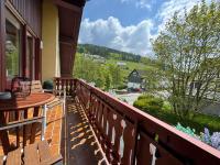 SonnenTraum Willingen - 95qm, 3 Schlafzimmer, 3 Bäder, Balkon & Bergblick - B&B Willingen