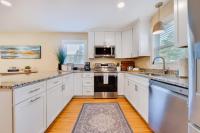 Steps to the Sound & Dog Friendly - B&B Kill Devil Hills