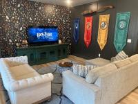 Magical Stay Mountain Views & Prime Location - B&B