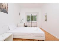 HOUZE Large 4 bedroom apartment near Lisbon Zoo - B&B Lisbona