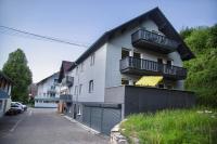 Erholung an den Wasserfällen - Ferienwohnung in Baden-Baden - Stilvolles Apartment mit Terrasse, Parkplatz & ruhiger Lage - B&B Baden-Baden