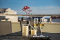 One-Bedroom Deluxe Apartment