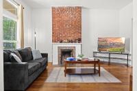 Cozy 1st-Floor Flat 2BR Backyard Free Parking - B&B Louisville