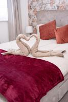 Rednest Swindon Central Stay Free Parking - B&B