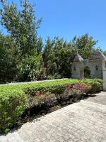 Caribbean apartment in private area - B&B