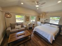 Villa del Sol St Pete The Loft - B&B