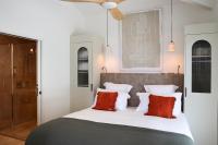 Pereire Suite with Sea View and Jacuzzi