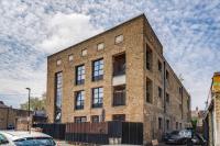 Huge Luxe 85inch Cinema Flat with Balcony and Parking - Bed and Breakfast Londen
