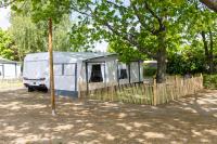 Camping & Erlebnis Resort Jersleber See - Jersicamper mit Seeblick - B&B Jersleben