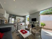 Villa 1926 à Royan/Pontaillac, proche plage et commerces, 3 ch, parking privé, cuisine équipée. - FR-1-494-147 - Chambres d’hôtes