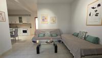 Apartamento con vistas y balcón