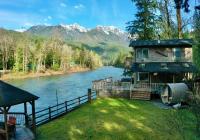 Riverfront Retreat Hot Tub Sauna Yard Gazebo and VIEWS - B&B Gold Bar