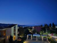 Appartamento con Vista e Balcone