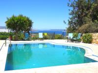 Astra Viollonette- cozy with sea view and shared pool near the beach -BY APOKORONAS VILLAS - B&B Kókkinon Khoríon