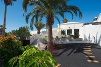 Villa Irene Lanzarote en Costa Teguise en complejo con piscina comunal - B&B
