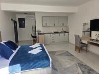 Deluxe Double Room (2 Adults + 1 Child)
