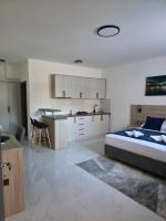 Deluxe Room (2 Adults + 1 Child)