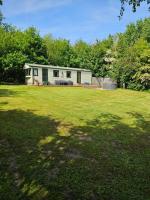 Silver Birch Nabb Lane Woods Hot tub near Alton Towers - B&B Combridge