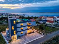 La Vir deluxe- Silver & Black - Bed and Breakfast Vir