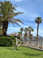 L’Appart-Rosas bohème chic, au bord de la mer - B&B Roses